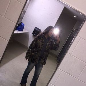 Meet your Posher, Mya